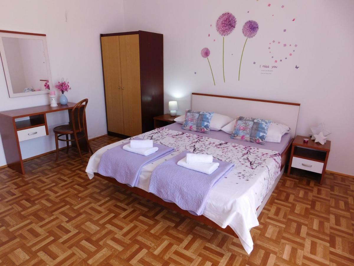 Guest House Ivanka Đảo Hvar Ngoại thất bức ảnh